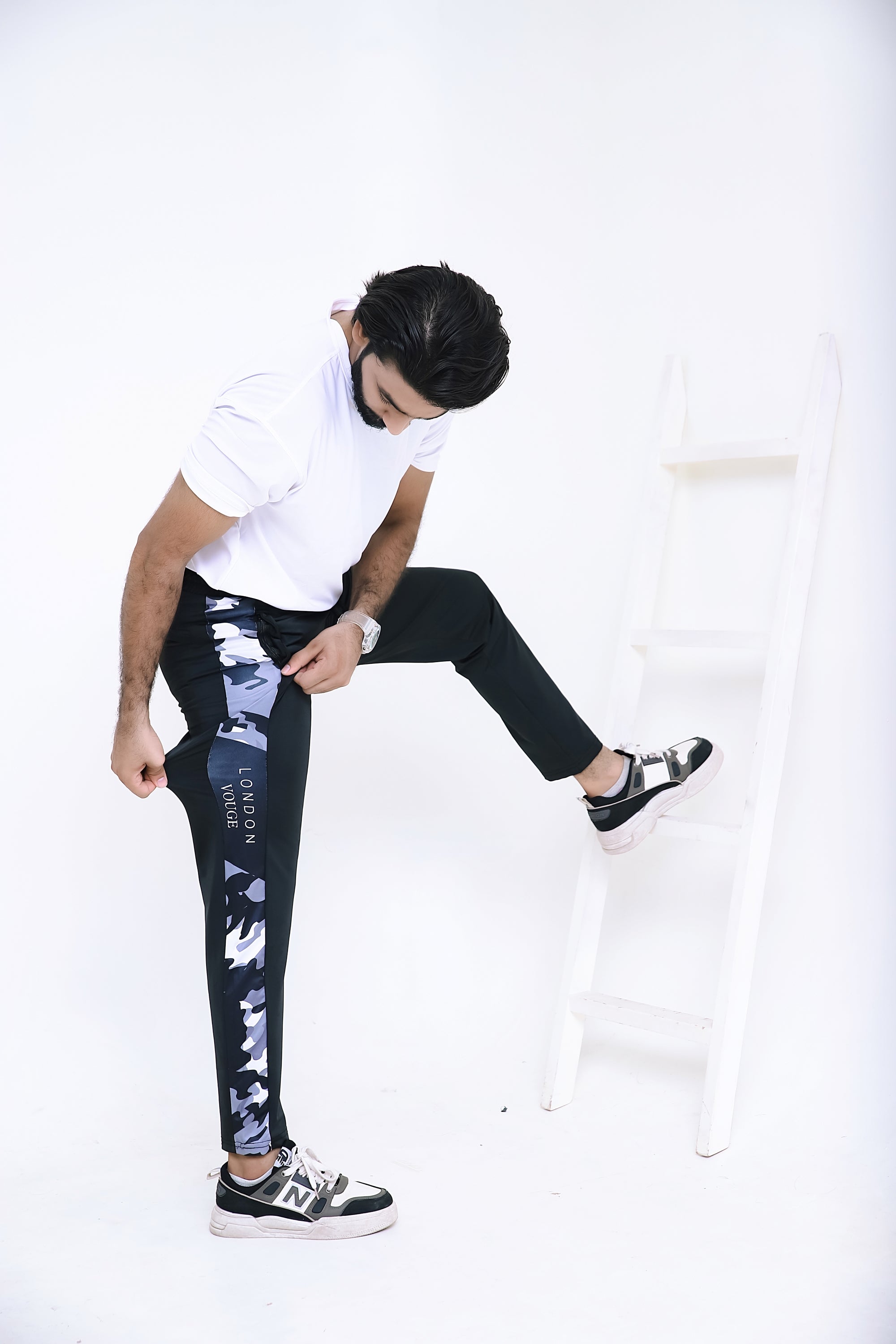 LV PREMIUM 4 WAY STRETCHABLE UNISEX BLACK  CAMO TROUSER 005