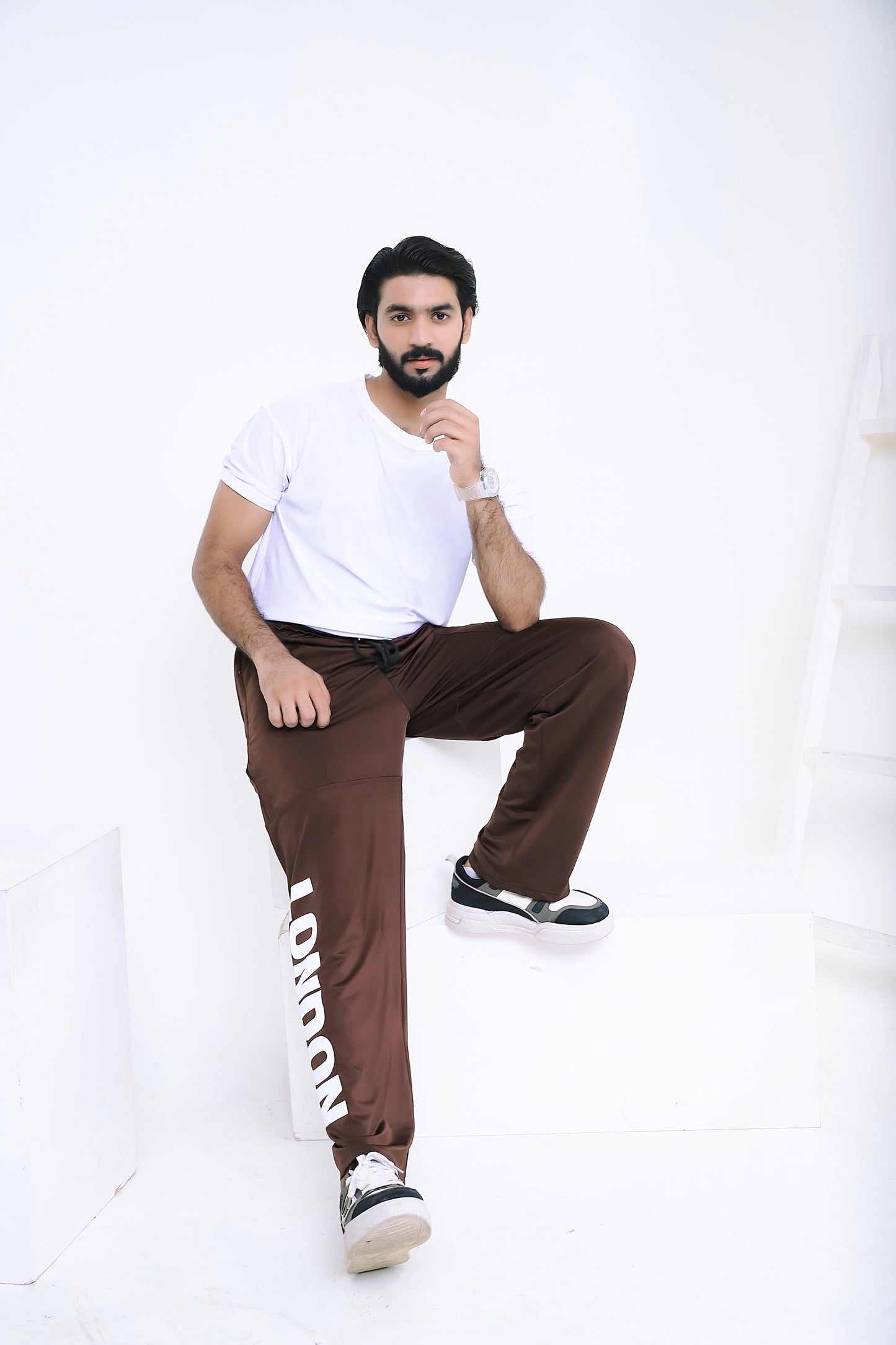 LV PREMIUM 4 WAY STRETCHABLE UNISEX CHOCOLATE BAGGY TROUSER 002